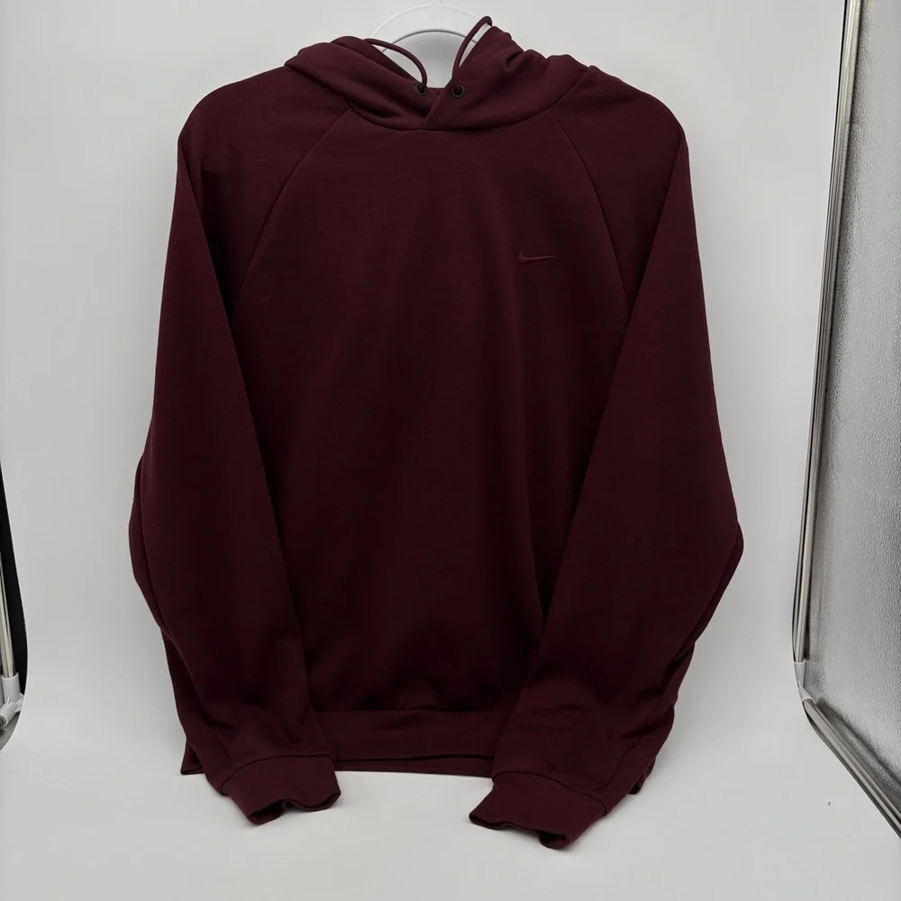 NWT Mens Nike Size S DriFIT Dark Team Red Primary Fleece Trainin Pullover Hoodie